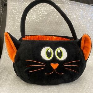 Halloween spooky basket